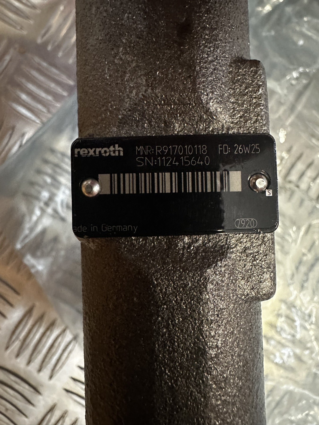 87546169 - DIRECTIONAL-CONTROL VALVE R917010118 CASE CNH